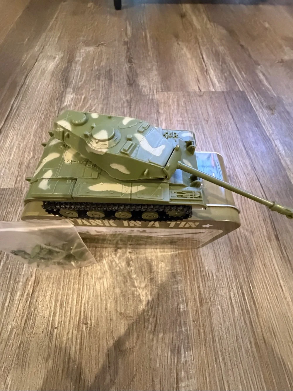 U.S. Army Green Tank in a Tin Playset with Plastic Soldiers